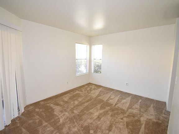 5th image of 2081 Lakeridge Cir Unit 101