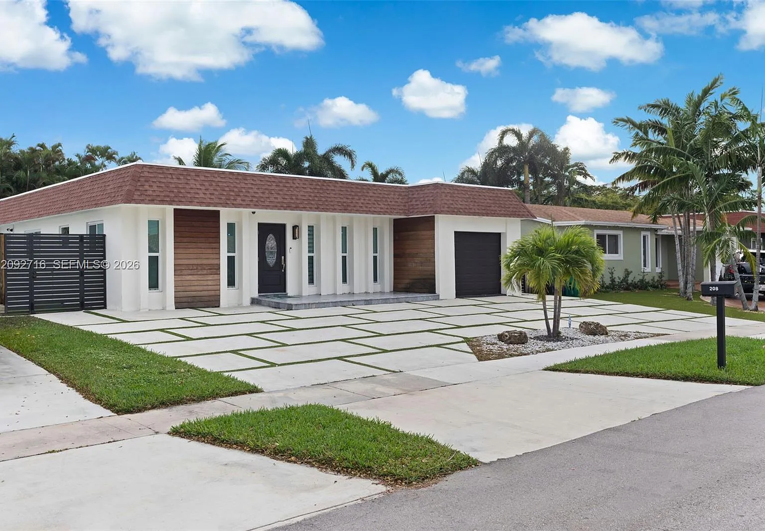 3 bed, 2.0 bath, 1481 sqft, $5,990 — Photo 1