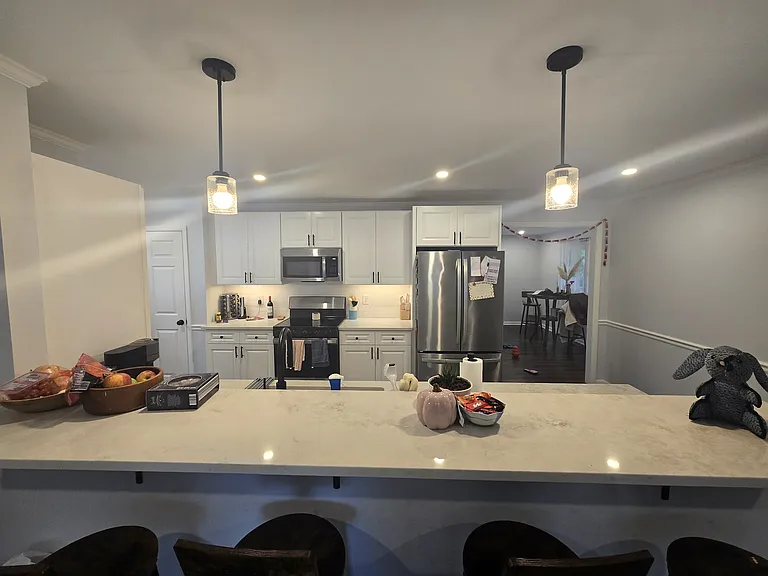 1055 College Station Rd — Photo 1