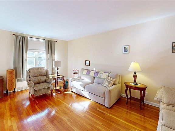 2nd image of 350 Richmond Ter APT 5F