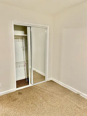 Rented by Halvatzis Realty | media 6