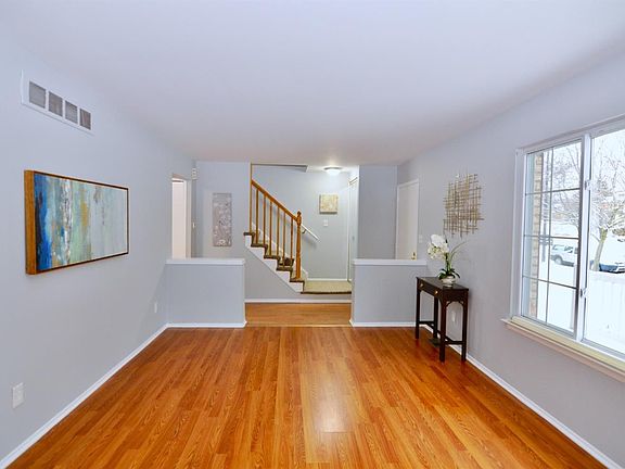 4th image of 2805 Lakehurst Ln