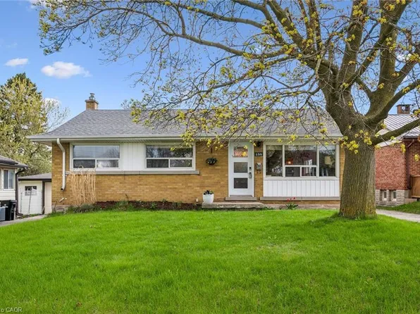 154 Oriole St, Waterloo, ON N2J 2B4