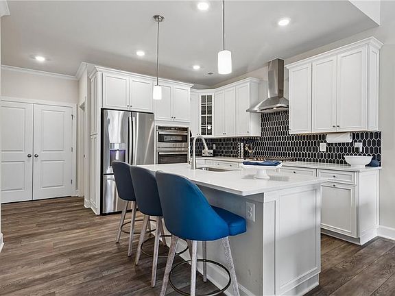 5th image of 2210 Fallon Cir