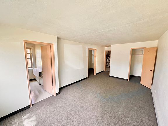 4th image of 1515 3rd Ave NE #104