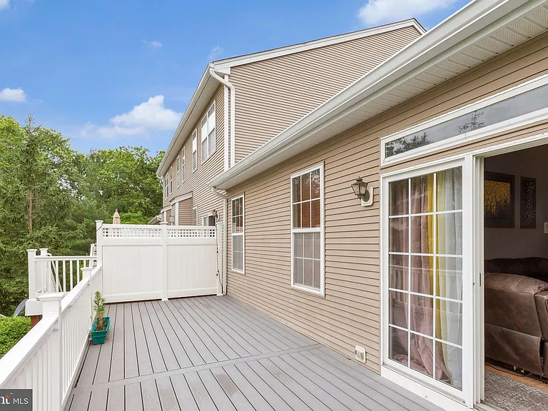 16 Cardiff Ct — Photo 40