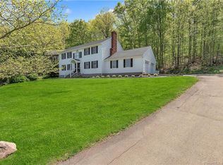 63 Serafin Ct, Hamden, CT 06518