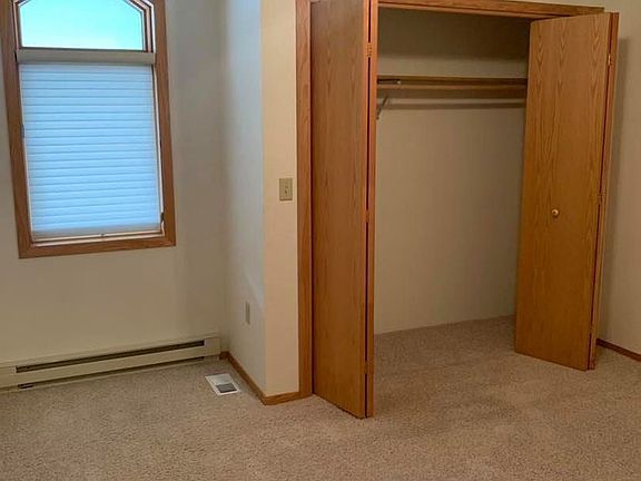 3rd image of 410 Fairview Dr