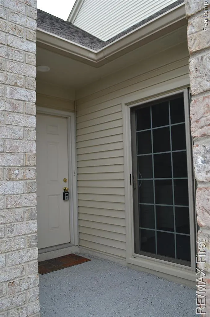 2 bed, 2.0 bath, 1382 sqft, $2,200 — Photo 3