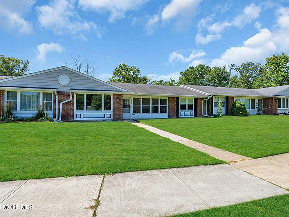 5th image of 605B Lake Point Drive #B