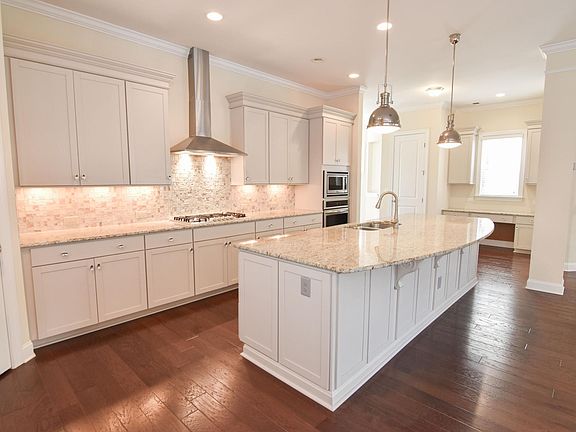 5th image of 4909 Providence Country Club Dr