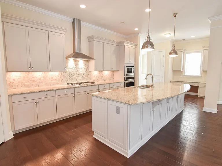 4909 Providence Country Club Dr — Photo 5