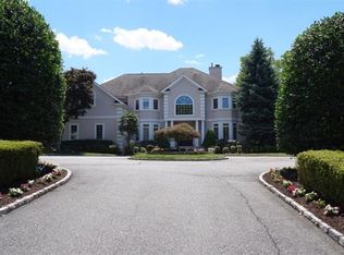 25 Thames Dr, Livingston, NJ 07039