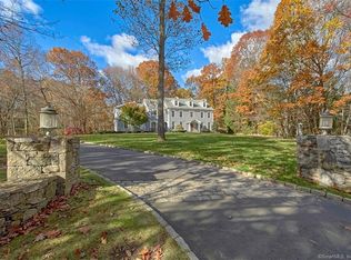120 Hoydens Ln, Fairfield, CT 06824