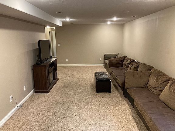 4th image of 279 Polo Dr