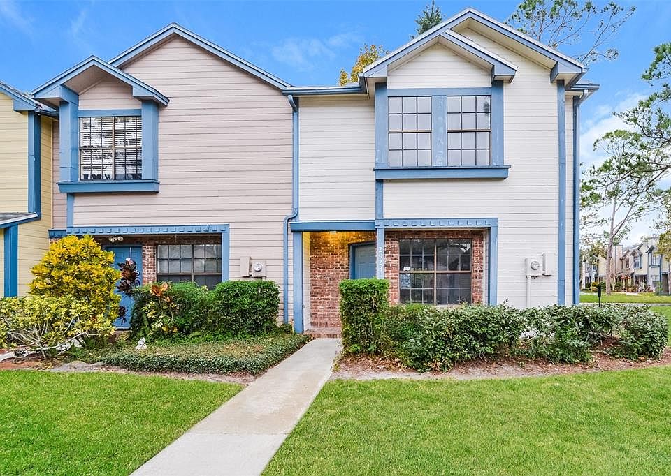 1st image of 2923 Embassy Ct