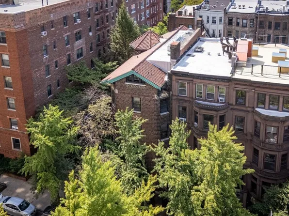 316 Garfield Place image 2 of 10