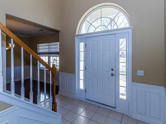 4th image of 14138 Nicholas Dr