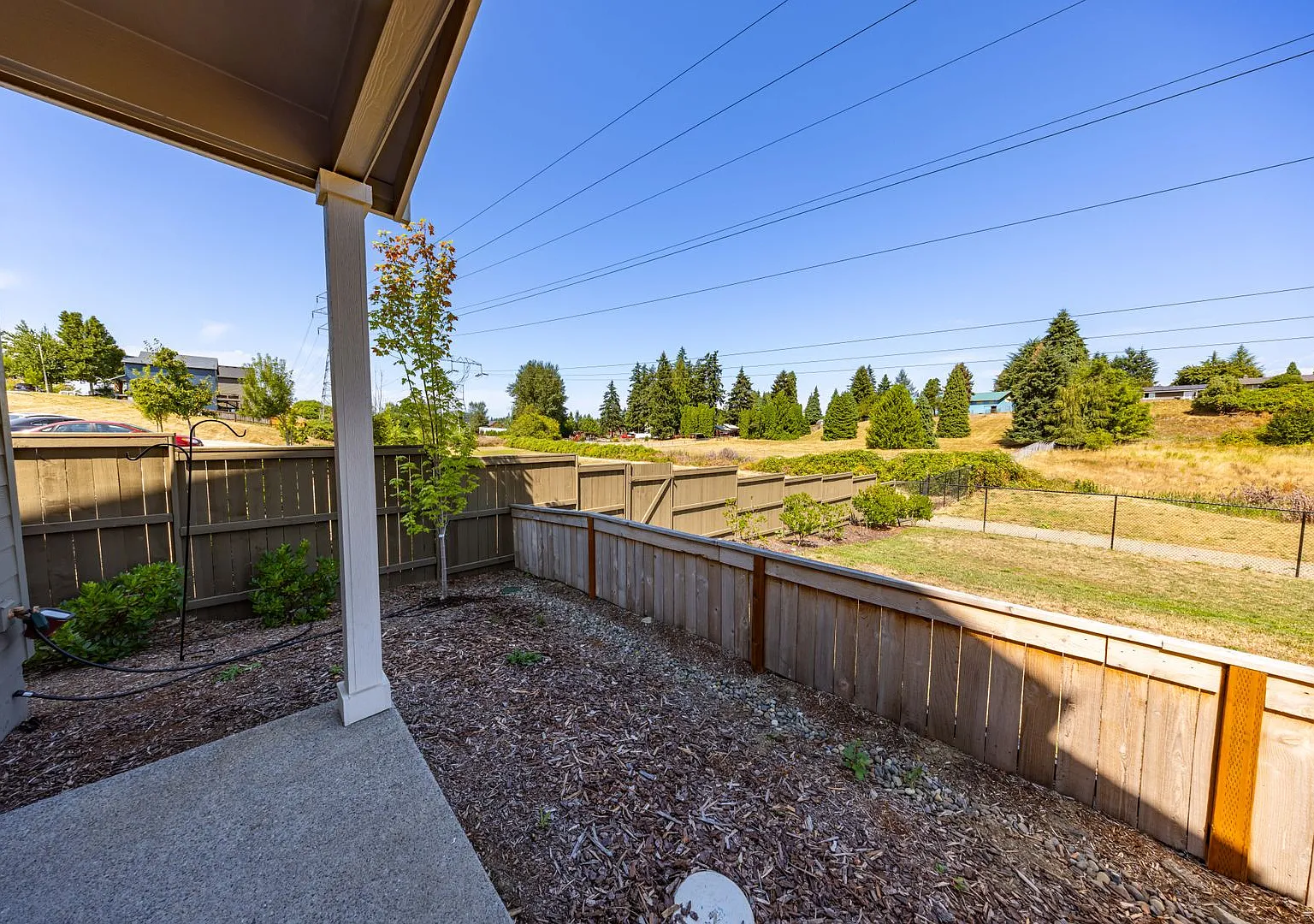 Three bedroom backs to open space. Built in 2022 with AC — Photo 3