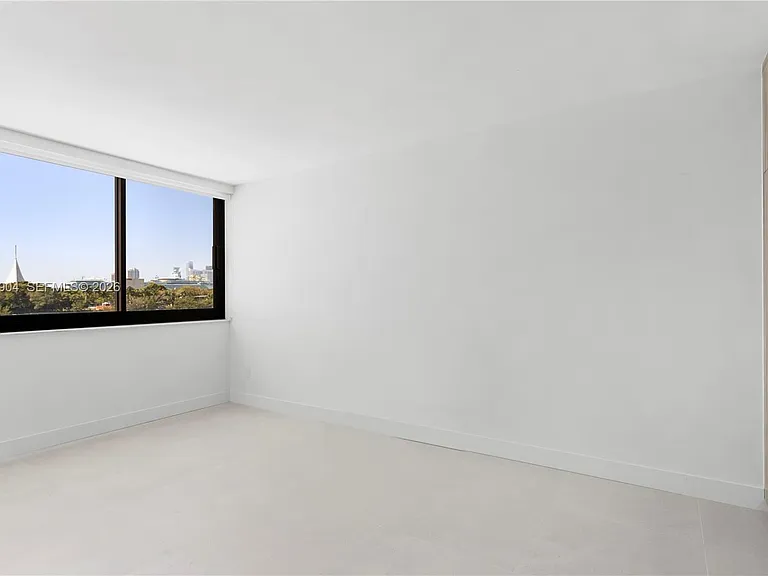 1000 Venetian Way #303 — Photo 14