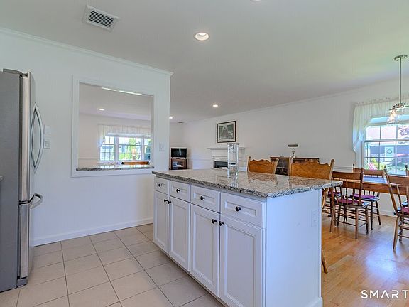 5th image of 5 Thelbridge Street #5