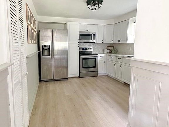 5th image of 5 Tsienneto Rd Unit 56