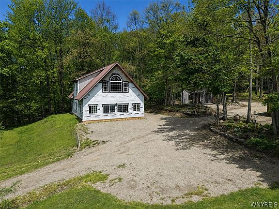 5th image of 6278 Hart Rd