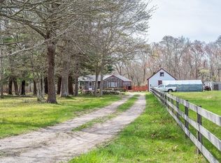 549 Horseneck Rd, Dartmouth, MA 02748