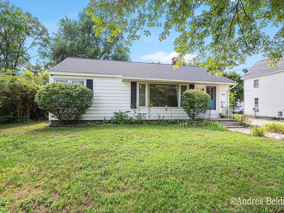 709 Harrison St, Belding, MI 48809 Zillow