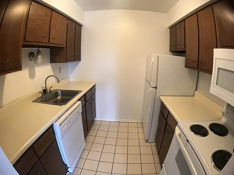 145 Lemoyne Ave — Photo 10