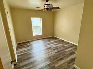 613 61st Ave E, Bradenton, FL 34203