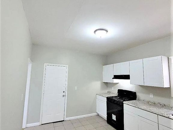 4th image of 192 21st St Floor 1