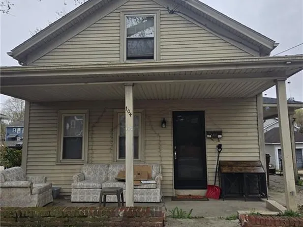 104 Jenckes St, Woonsocket, RI 02895
