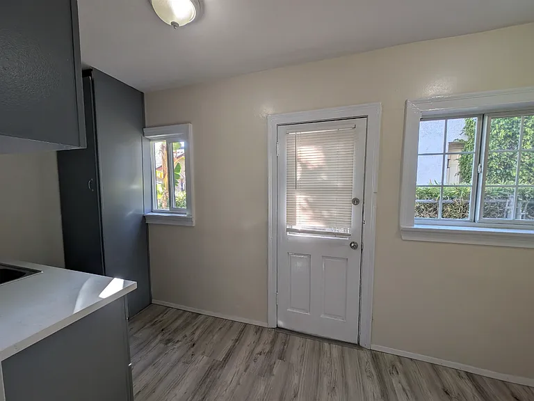 7510 Norton Ave — Photo 6