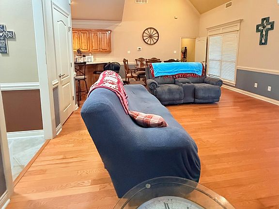 4th image of 32 Earnhardt Cir