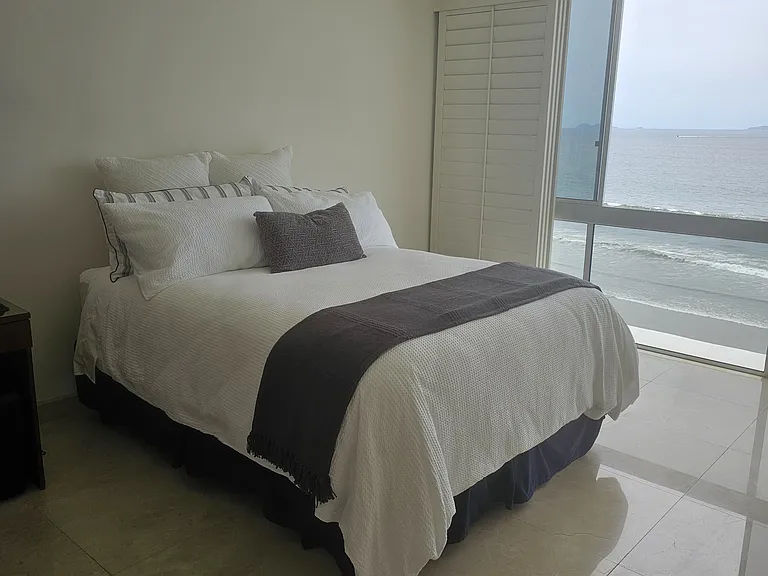 1830 Avenida Del Mundo #909 — Photo 8