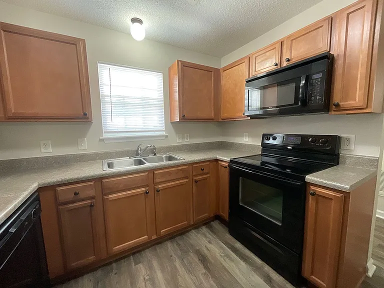 Meridian Park Apartments — Photo 184
