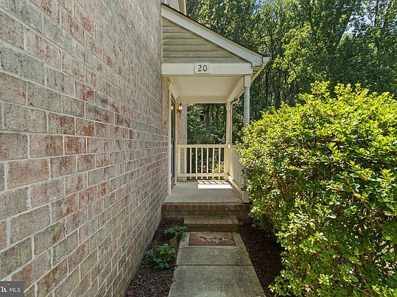 2nd image of 20 Benway Ct