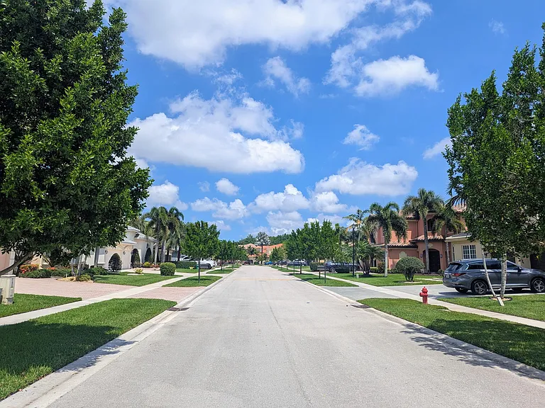 10640 Oak Meadow Ln — Photo 64