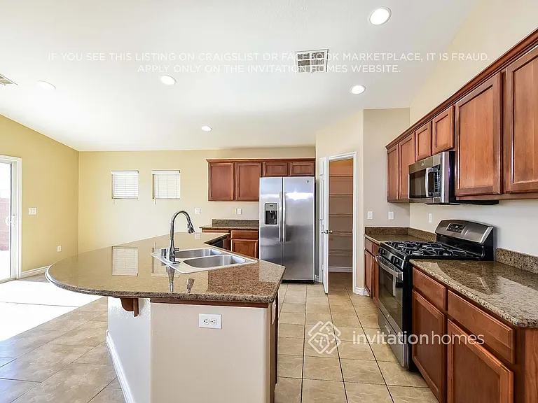 3832 Goldfield St — Photo 7