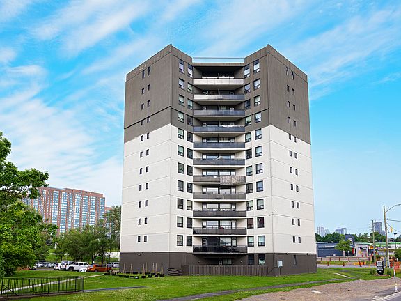 2nd image of 3122 Hurontario St #1104