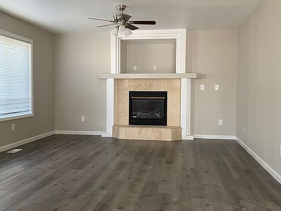 2nd image of 1505 201st St E