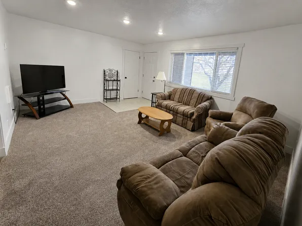 220 N Fanning Ave, Idaho Falls, ID 83401