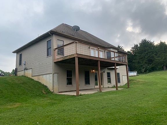 3rd image of 8036 Silver Creek Rd