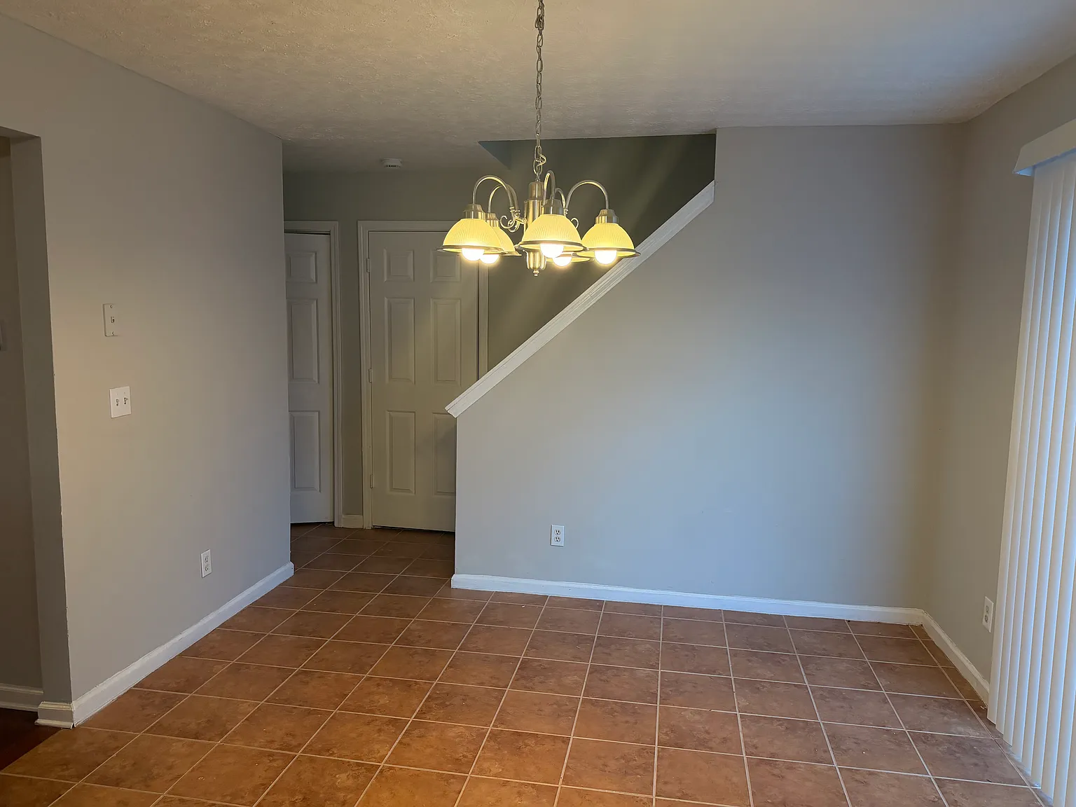 3 bed, 1481 sqft, $2,100 — Photo 4