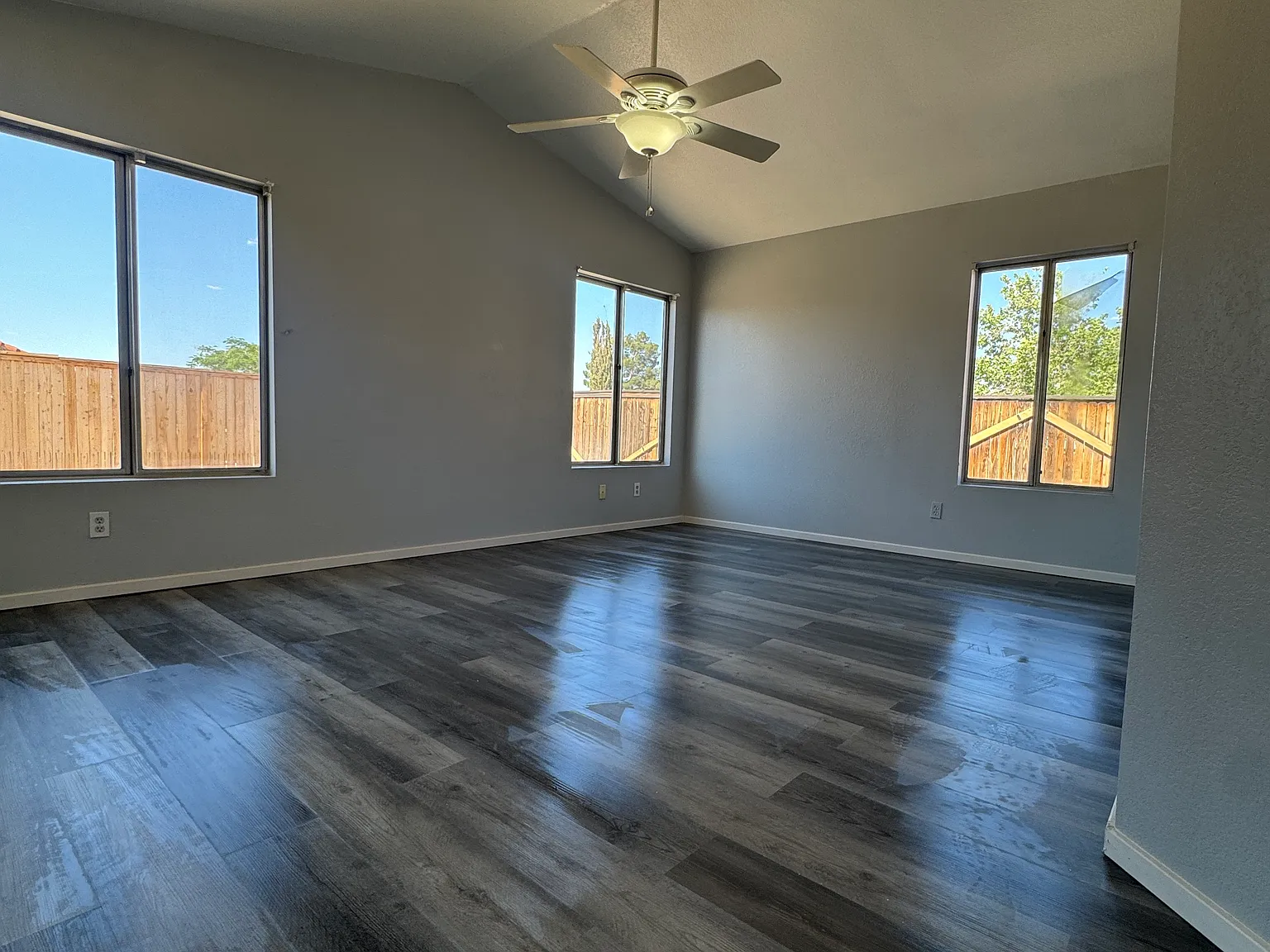 4 bed, 1671 sqft, $2,800 — Photo 2