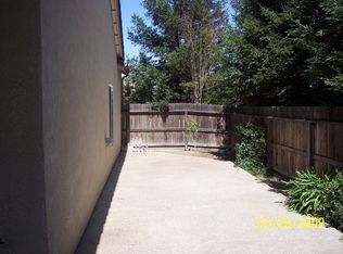 1445 Stephanie Ln, Selma, CA 93662