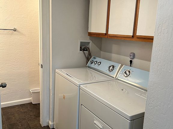 4th image of 2607 Carlton Ln