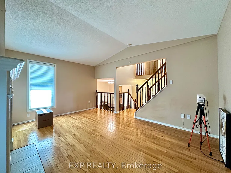 35 Barra Ave — Photo 3