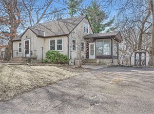 320 Rose Ln, Little Canada, MN 55117